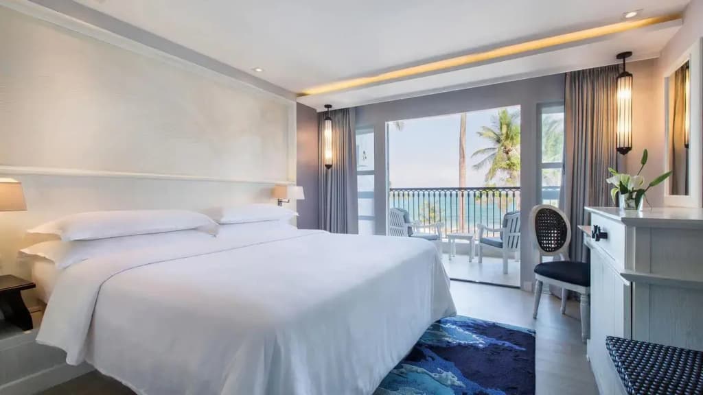 Double room with balcony and with sea view full double bed