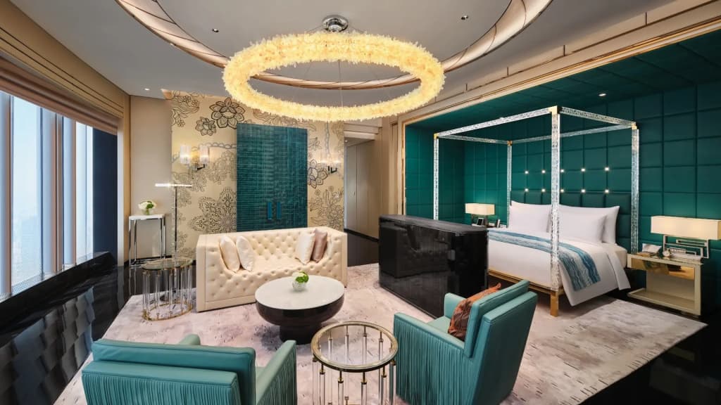 Shanghai Double Suite full double bed