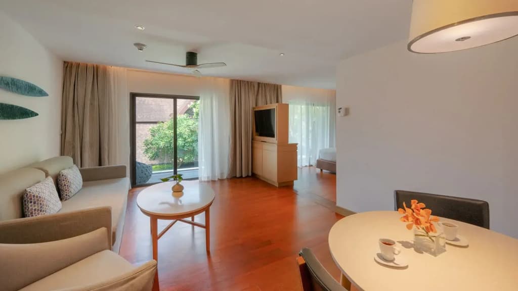 Double Junior Suite with balcony full double bed