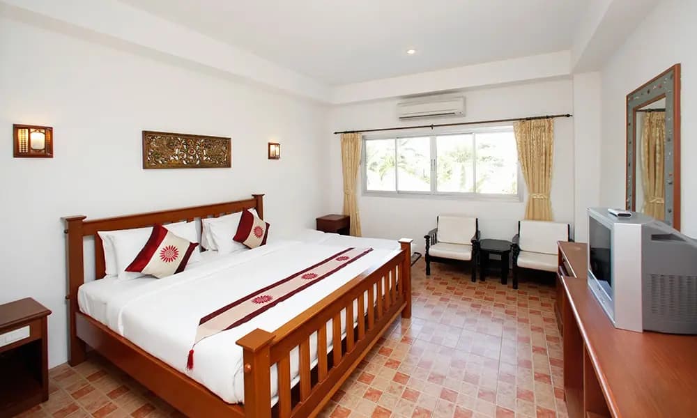 Standard Deluxe Double room twin beds