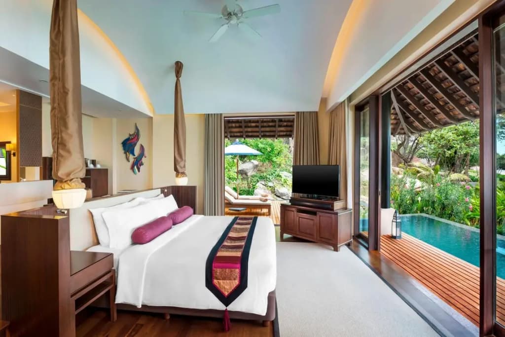 Tropical Pool Double Villa with ocean view full double bed