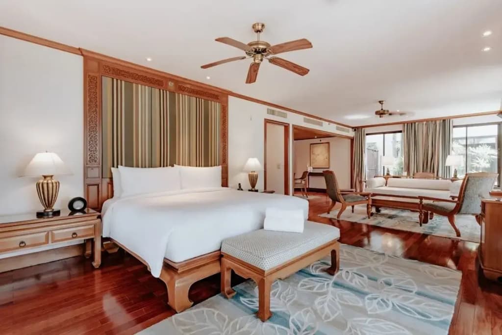 1 Bedroom Private Pool Double Suite oceanfront full double bed