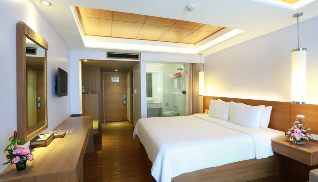 Deluxe Pool Double room full double bed