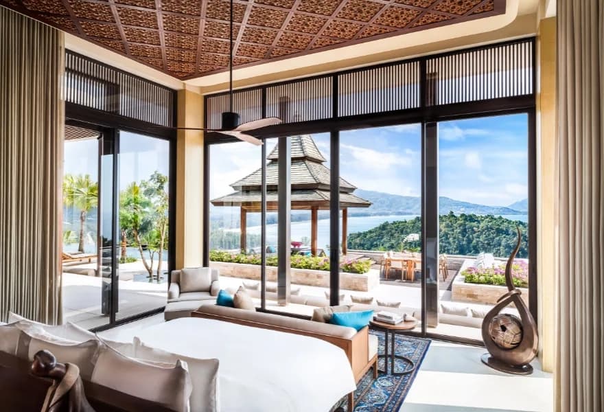 7 Bedrooms Residence with sea view