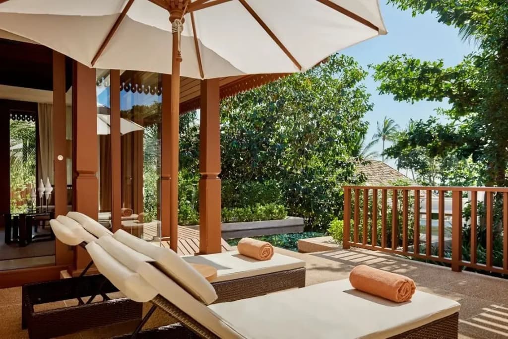 1 Bedroom Tropical Pool Double Villa Resort View full double bed