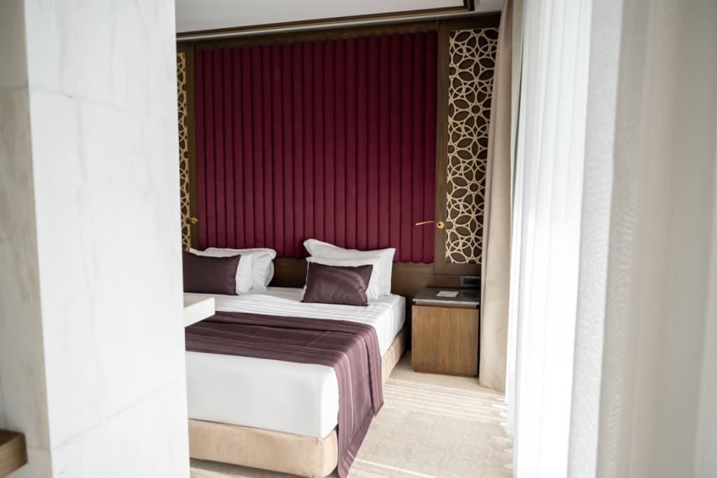 Gold Master Honeymoon Suite