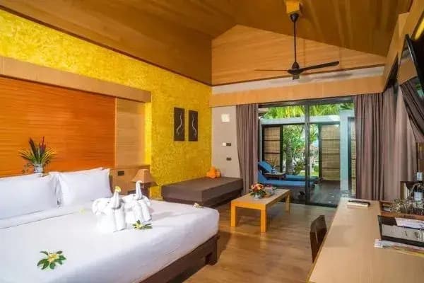 Double Pool Villa full double bed