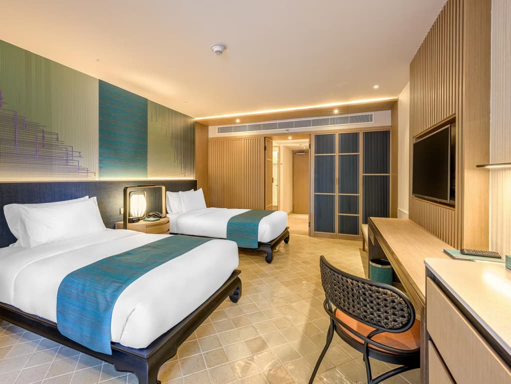 Premium Double room with balcony and with pool view twin beds