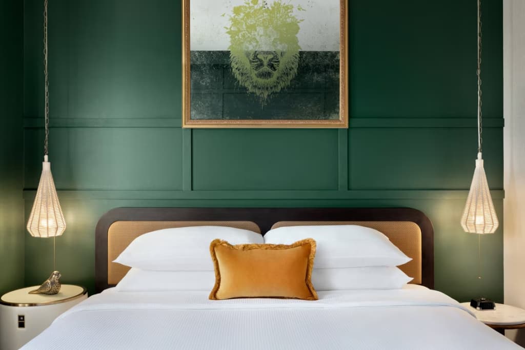 1 Bedroom Executive Double Suite full double bed
