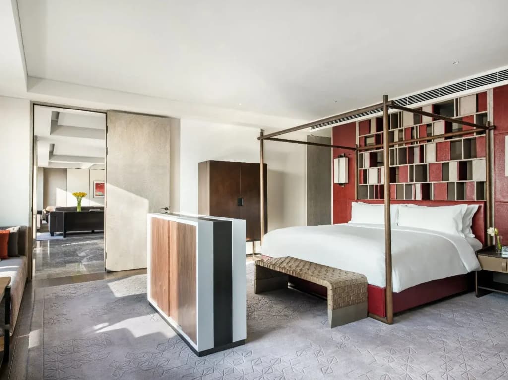 Chairman Double Suite full double bed