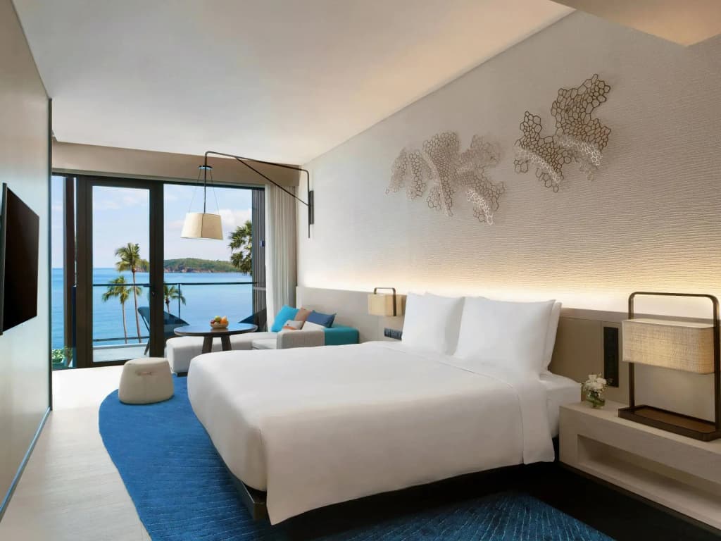 Double room with ocean view full double bed