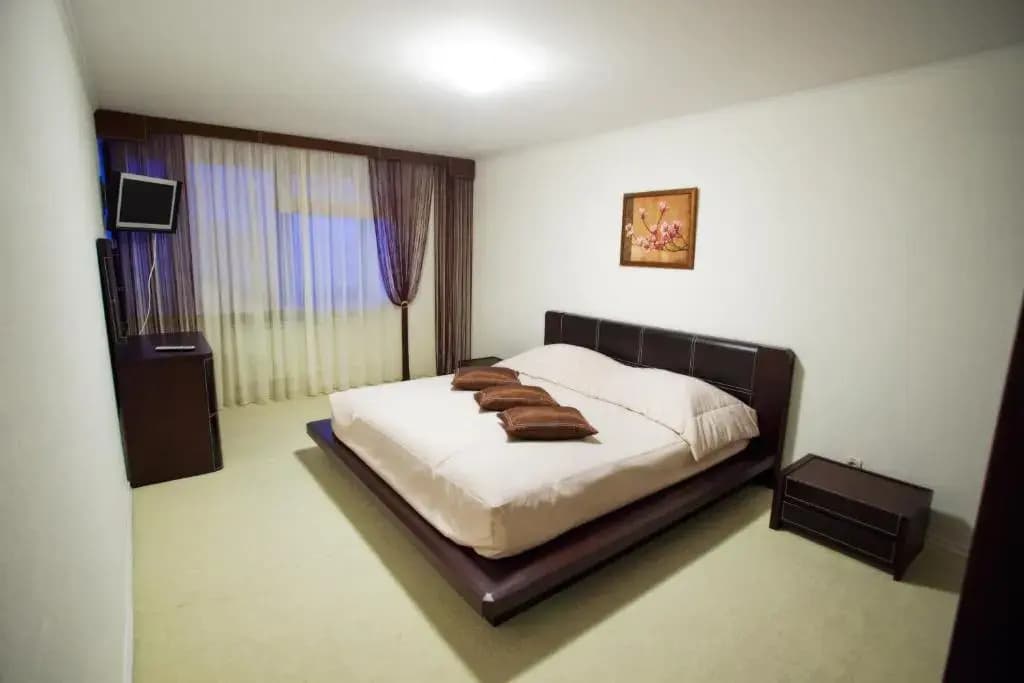 Double Suite full double bed