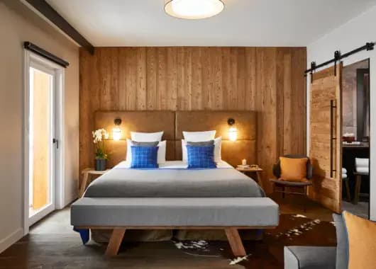 Superior Double Suite full double bed