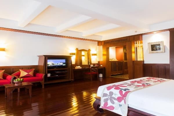Deluxe Pool Access Double room full double bed