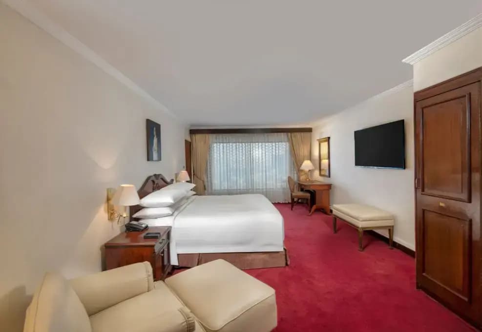 1 Bedroom Royal Double Suite with garden view full double bed