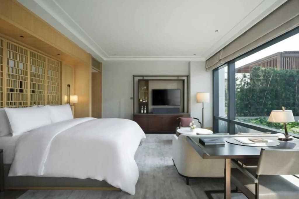 Double Verandah Suite full double bed