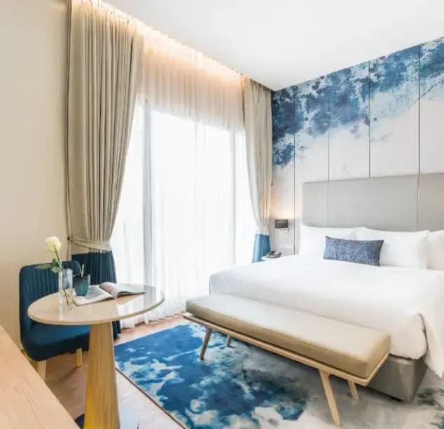Double Premier Suite full double bed