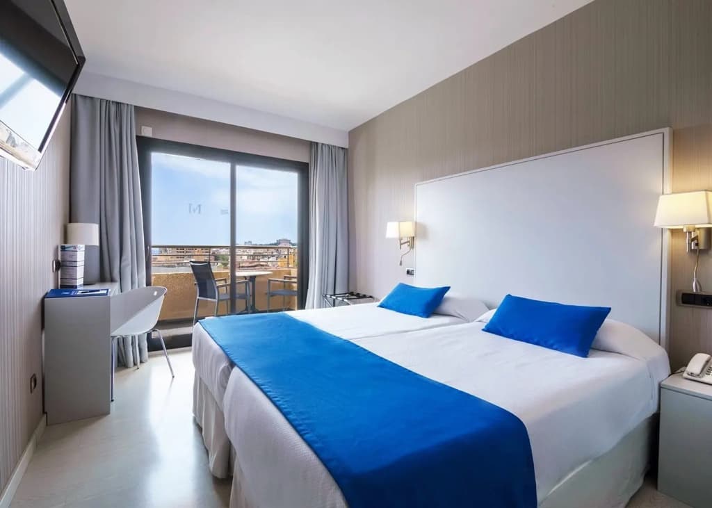 Double room with balcony twin beds