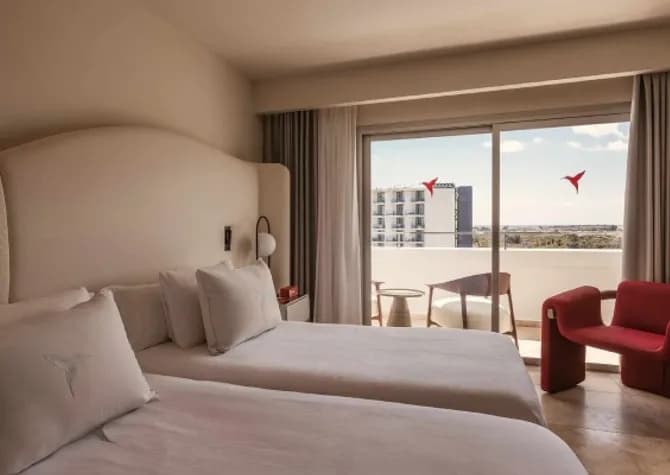 Twist & Go Double room full double bed