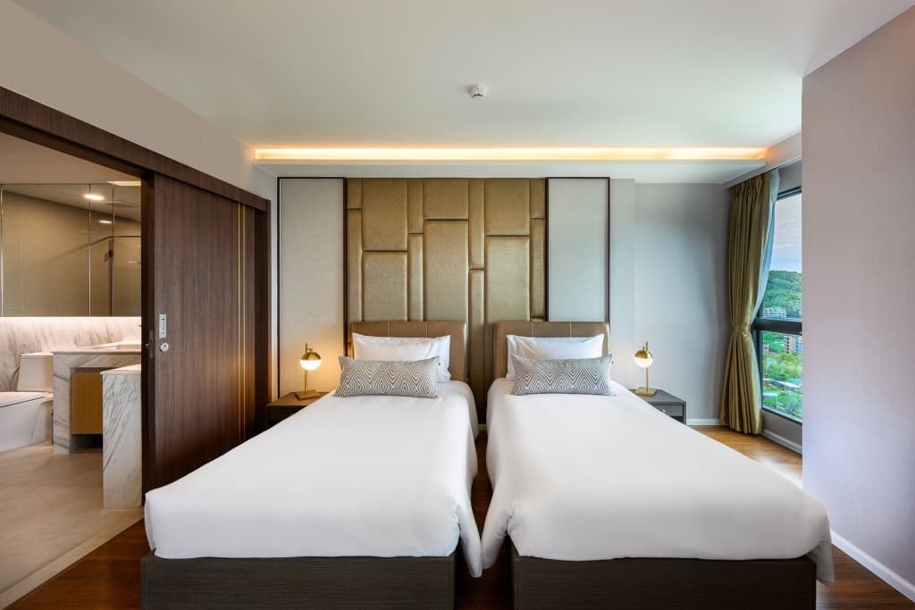 Deluxe Double room with ocean view twin beds