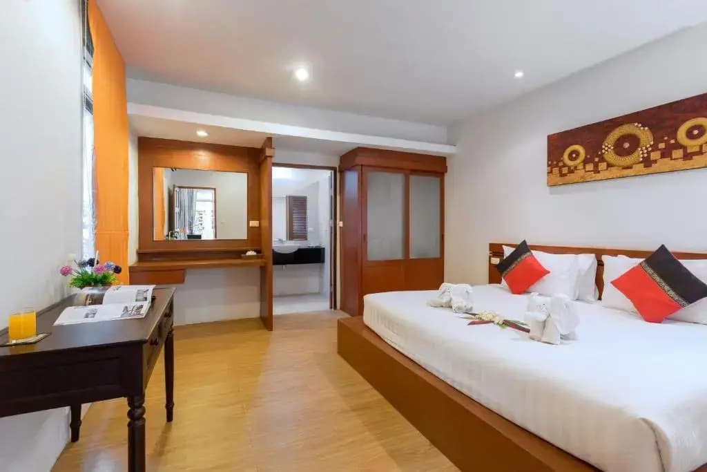 1 Bedroom Double Suite with garden view full double bed