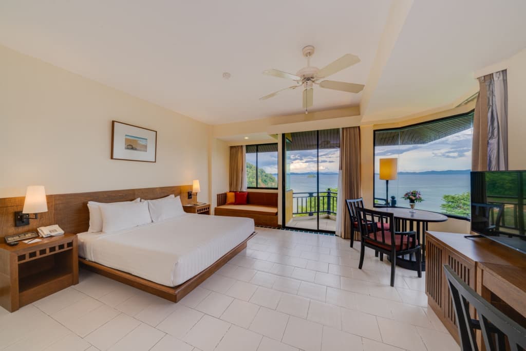 Grand Deluxe Double room with sea view full double bed