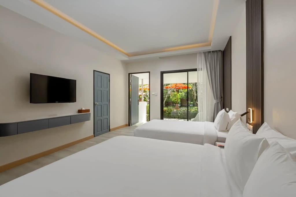 Tropical Wing Double room twin beds