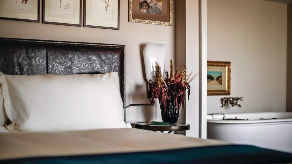 Grande Premiere Double Suite full double bed