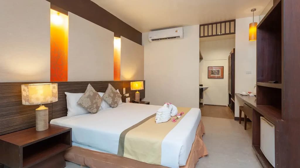 Courtyard Double Studio full double bed