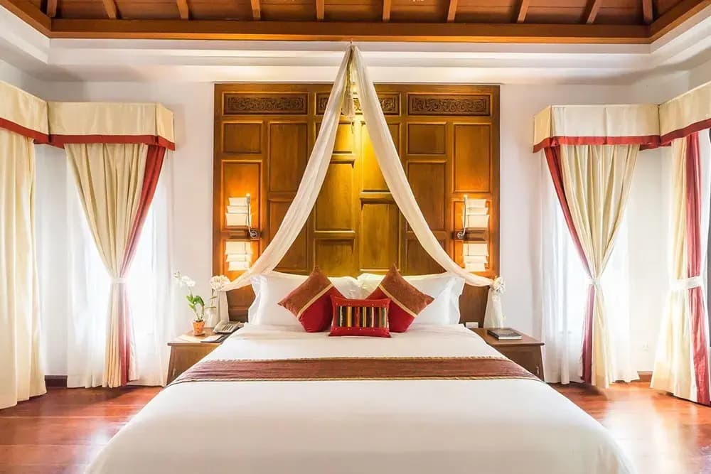 Royal Double Suite with sea view full double bed