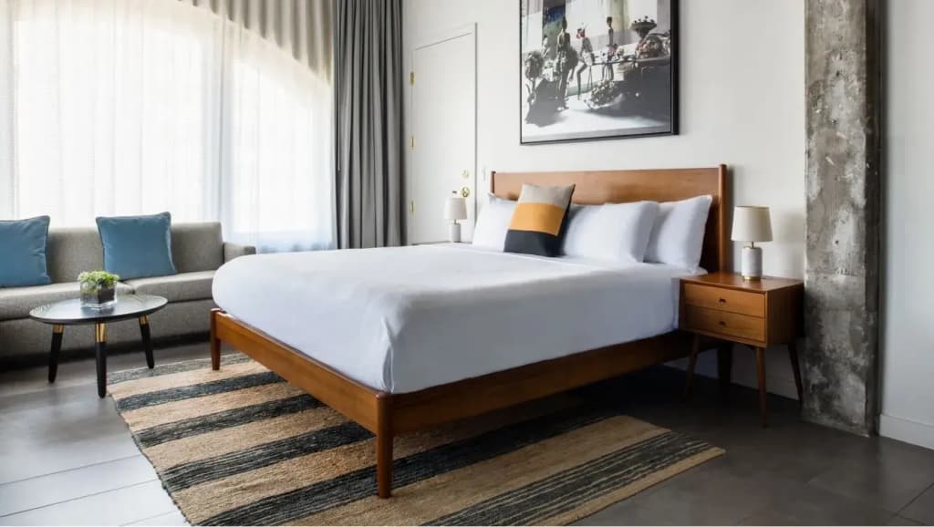 Parlor Double Suite Corner room full double bed