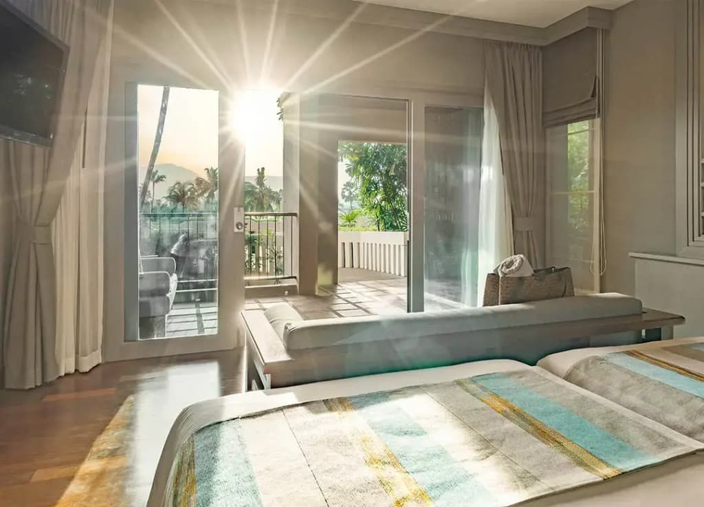 Double Suite with balcony and Sunset full double bed