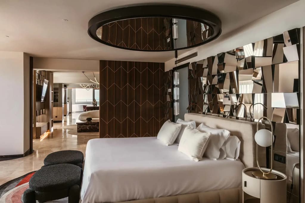 The I'm On Top of the World Double Suite full double bed