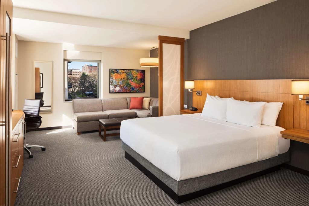Specialty room (plus sofa bed)