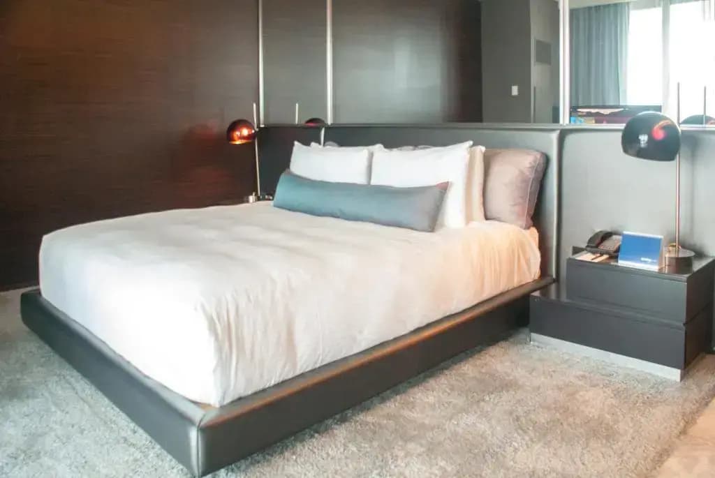 1 Bedroom Double Suite full double bed