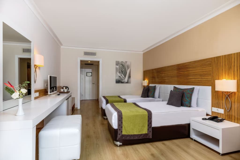 Aqua Standard Double room full double bed