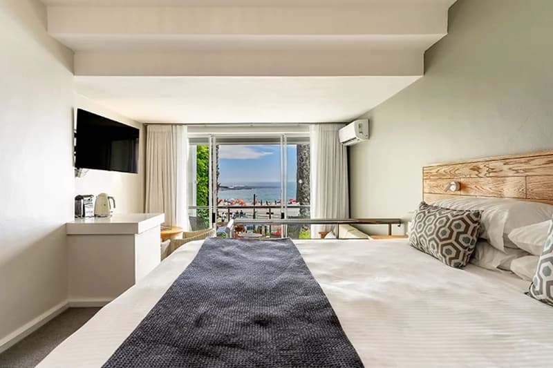 Cabana Pool Club Double room full double bed