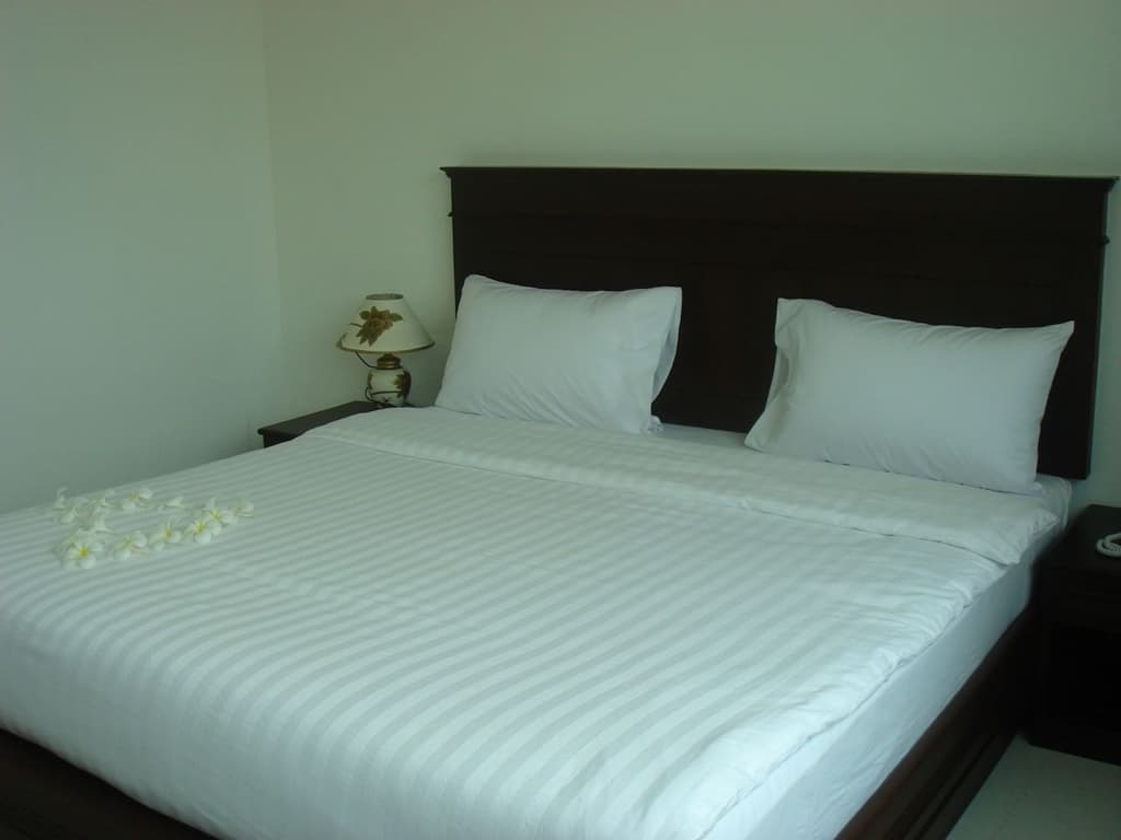 Samui Home Double Junior Suite full double bed