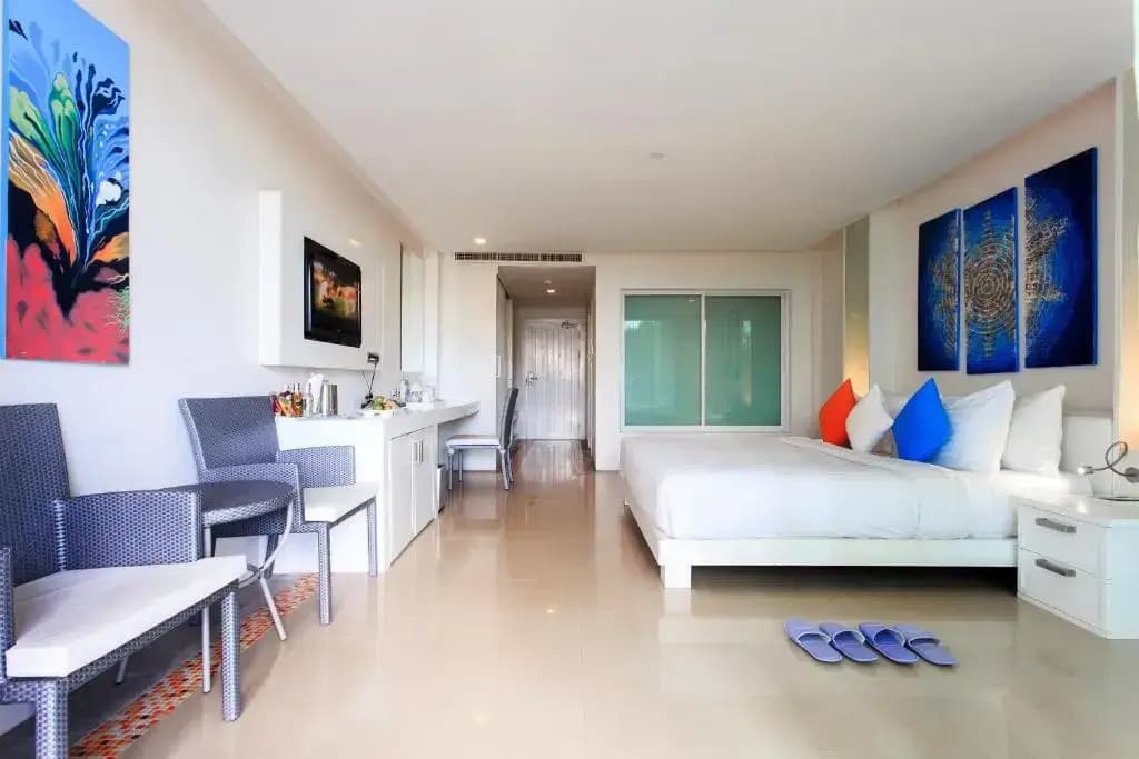 Deluxe Pool Access Double room full double bed
