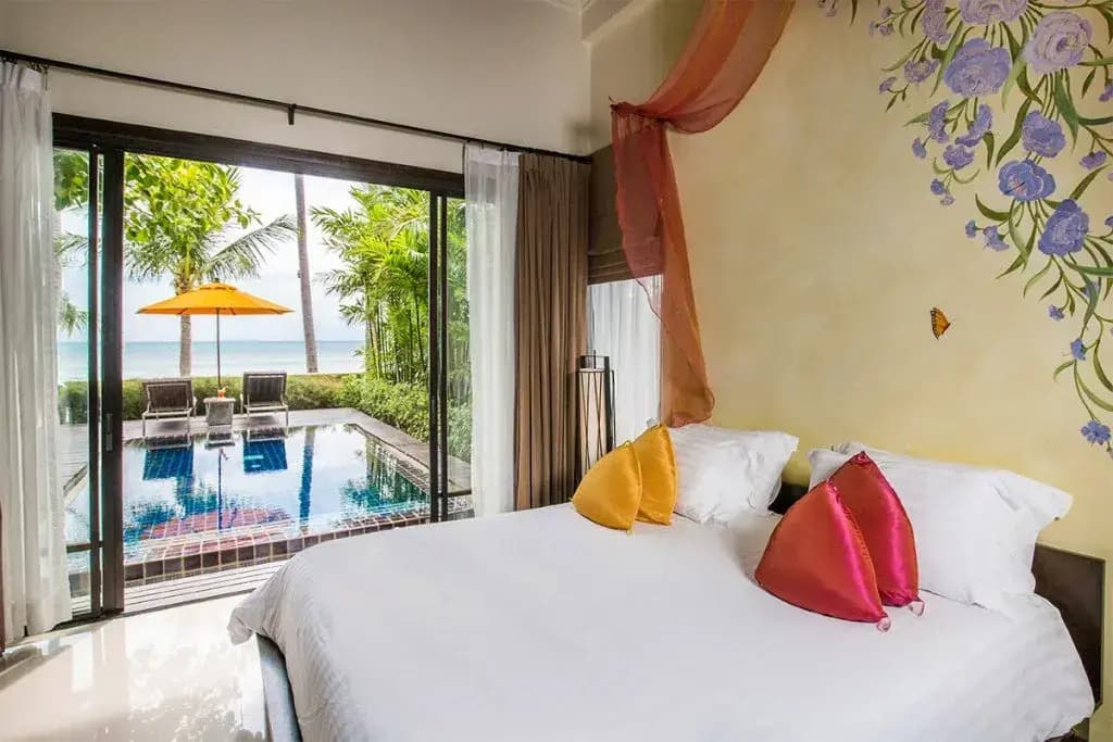 Plunge Pool Double Villa beachfront full double bed