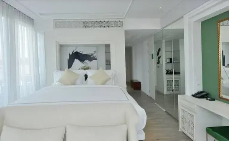 Grand Deluxe Double room full double bed