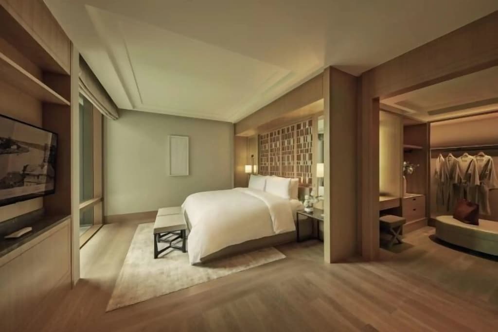 2 Bedrooms Family Suite with courtyard view