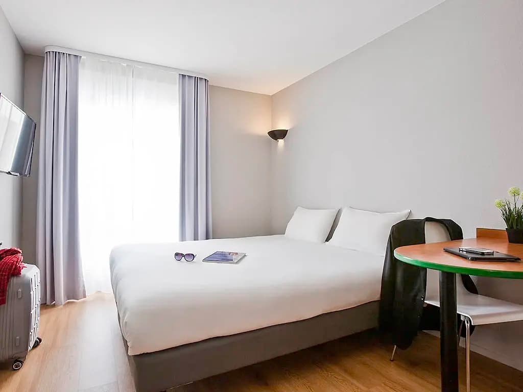Comfort Double Studio full double bed