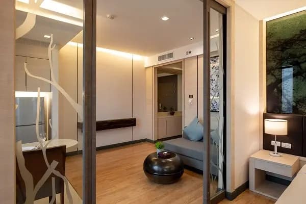 Premier Double Suite full double bed