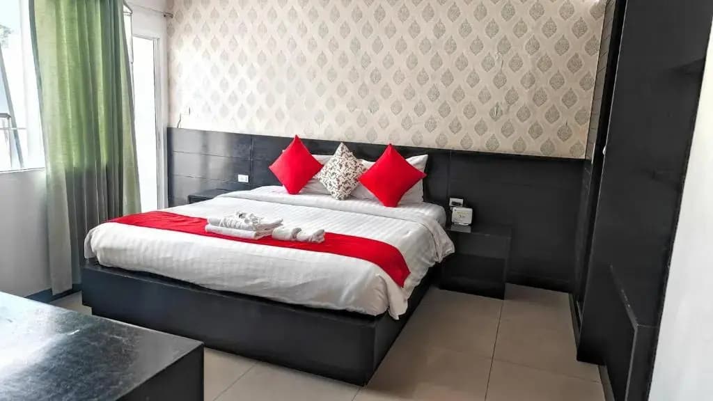 Double Studio Apartment full double bed