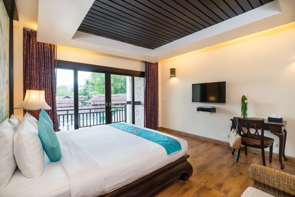 Deluxe Double Suite full double bed