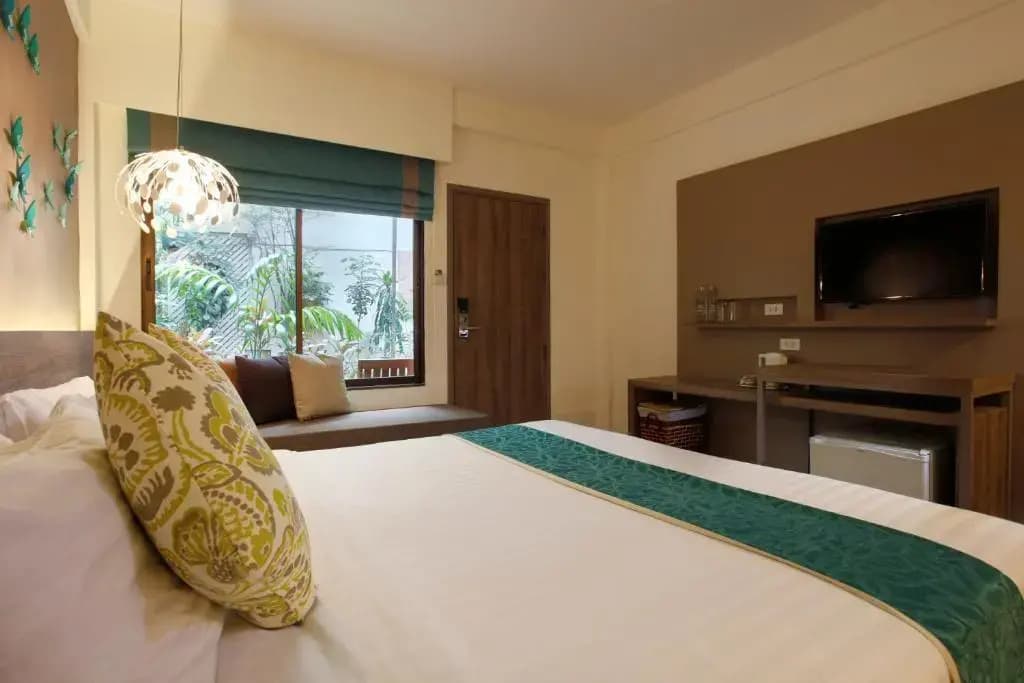 Deluxe Oasis Ground Floor Double room twin beds