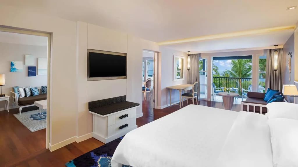 1 Bedroom Double Suite with balcony and with sea view full double bed