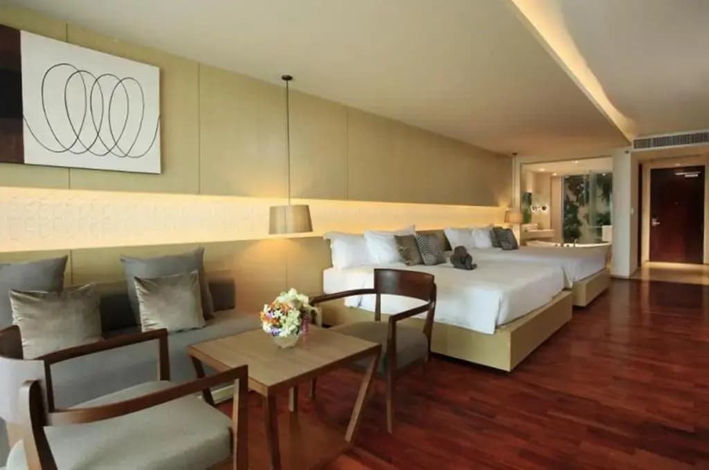 Sunset Grand Deluxe Quadruple room
