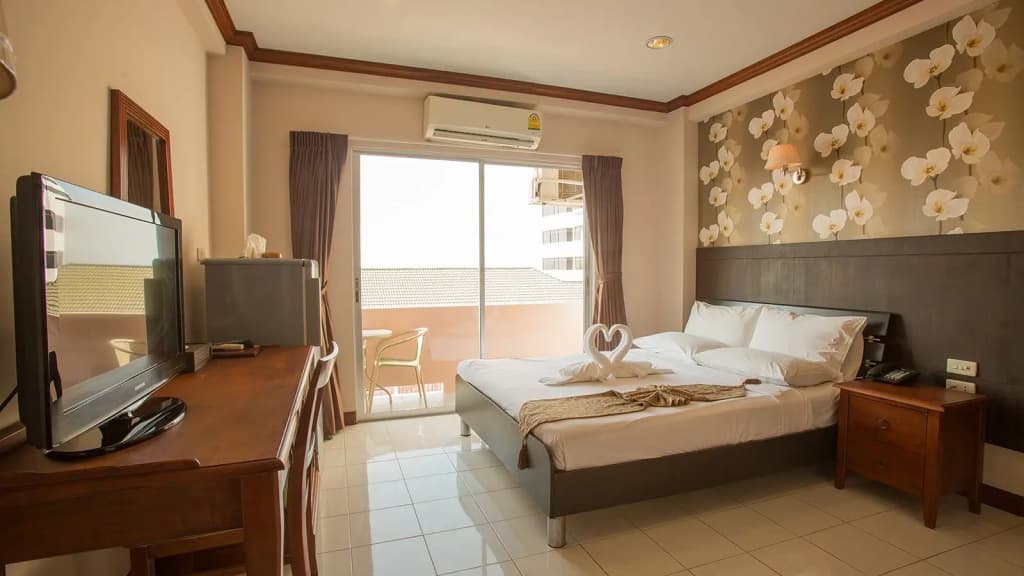 Double Suite full double bed